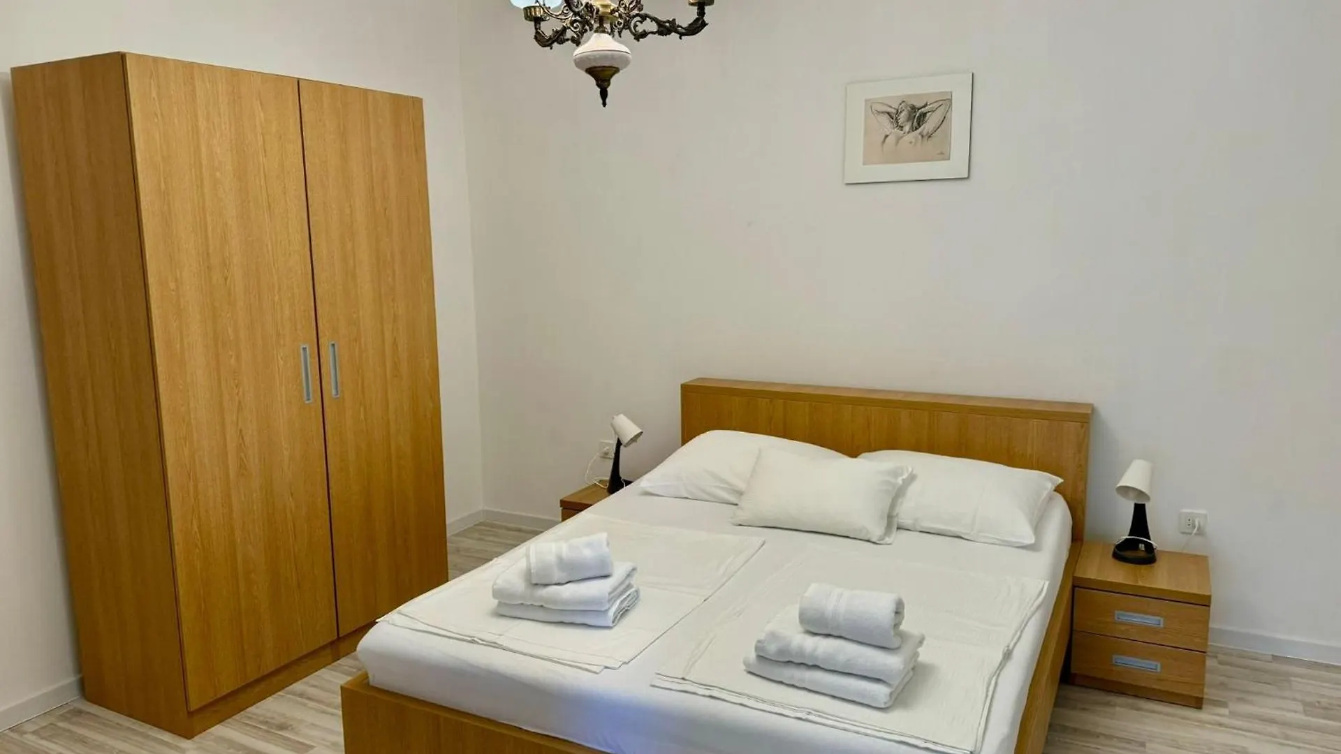 公寓 Erdgeschosswohnung Mit Terrasse Fuer Sechs Personen Kampor