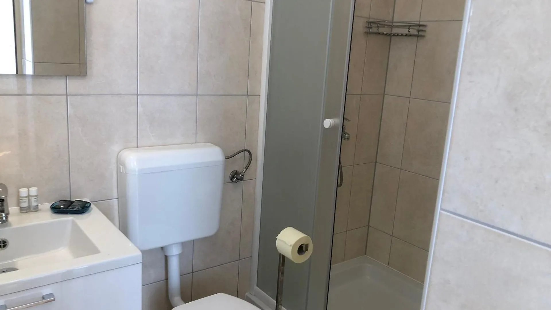 Erdgeschosswohnung Mit Terrasse Fuer Sechs Personen Kampor Croatia