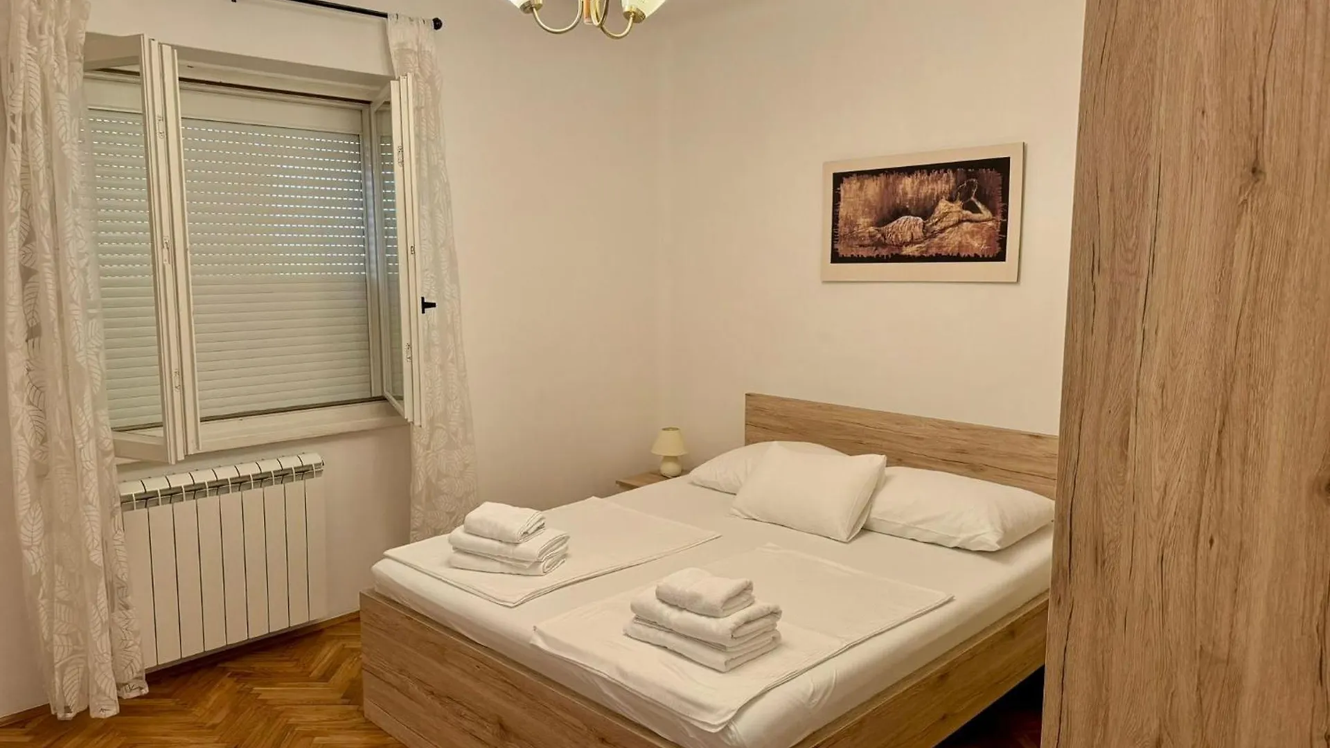 Erdgeschosswohnung Mit Terrasse Fuer Sechs Personen Kampor