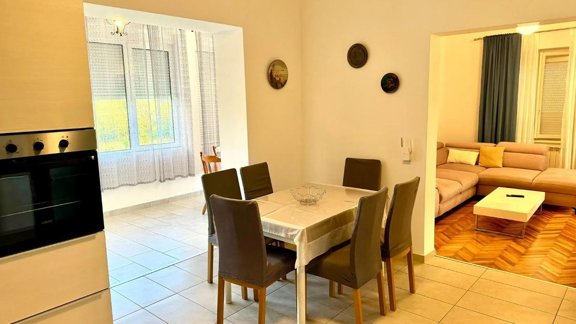 Erdgeschosswohnung Mit Terrasse Fuer Sechs Personen Kampor