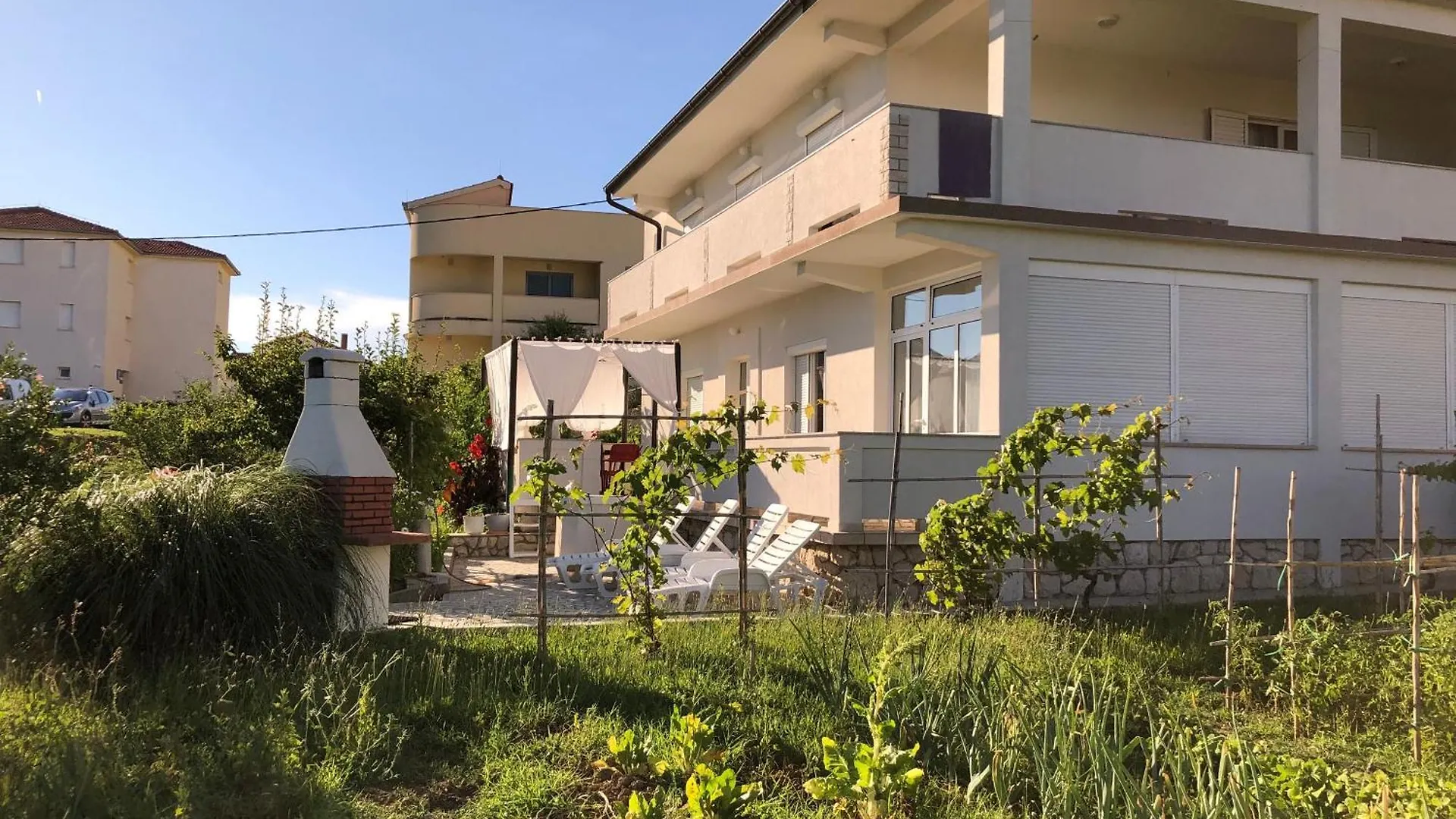 Apartment Erdgeschosswohnung Mit Terrasse Fuer Sechs Personen Kampor
